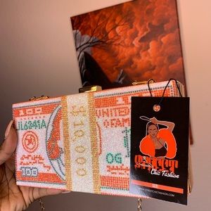 ‘Cashout on me’ Clutch❤️🔥 Available Now!